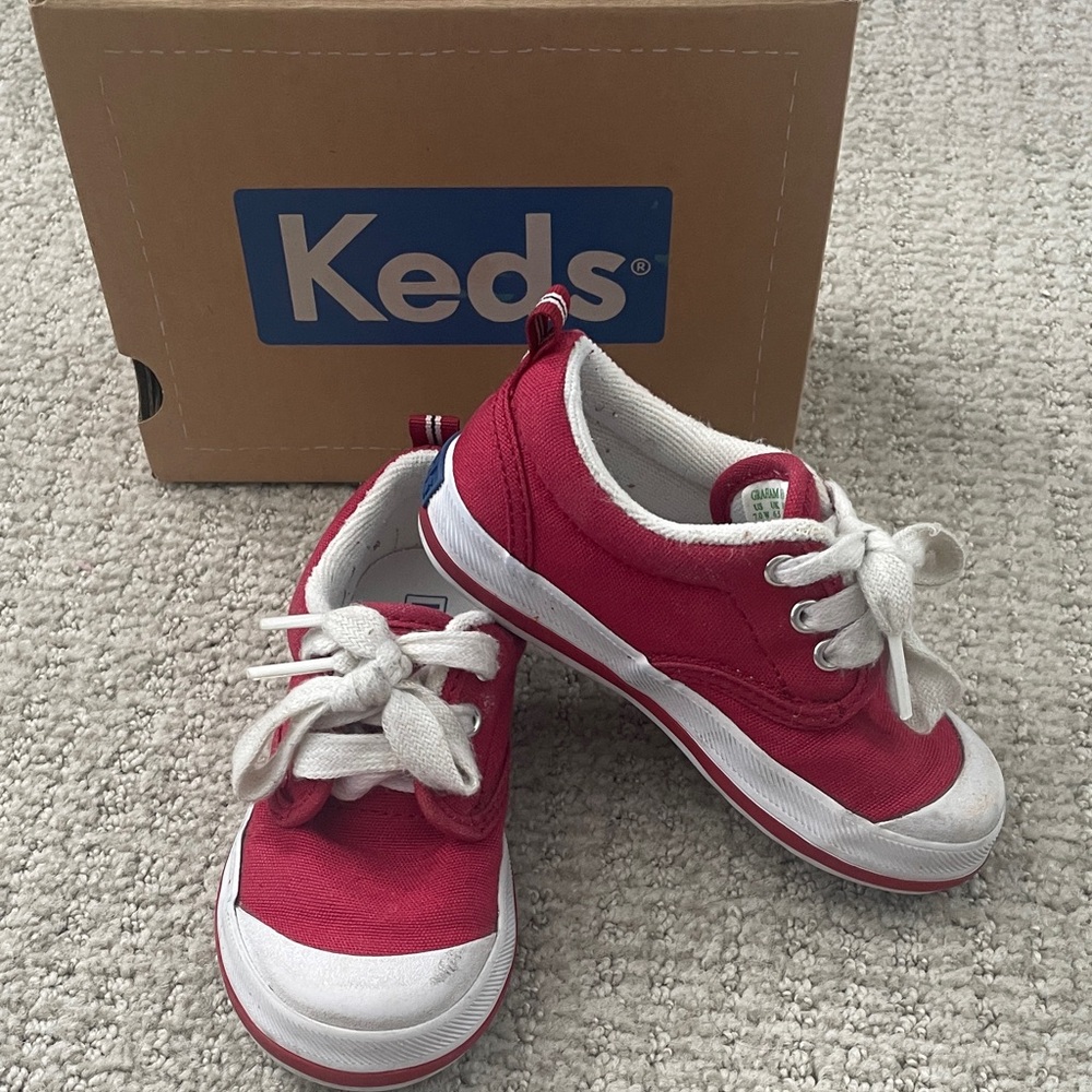 Keds Red and White Classic Sneakers (size 7)